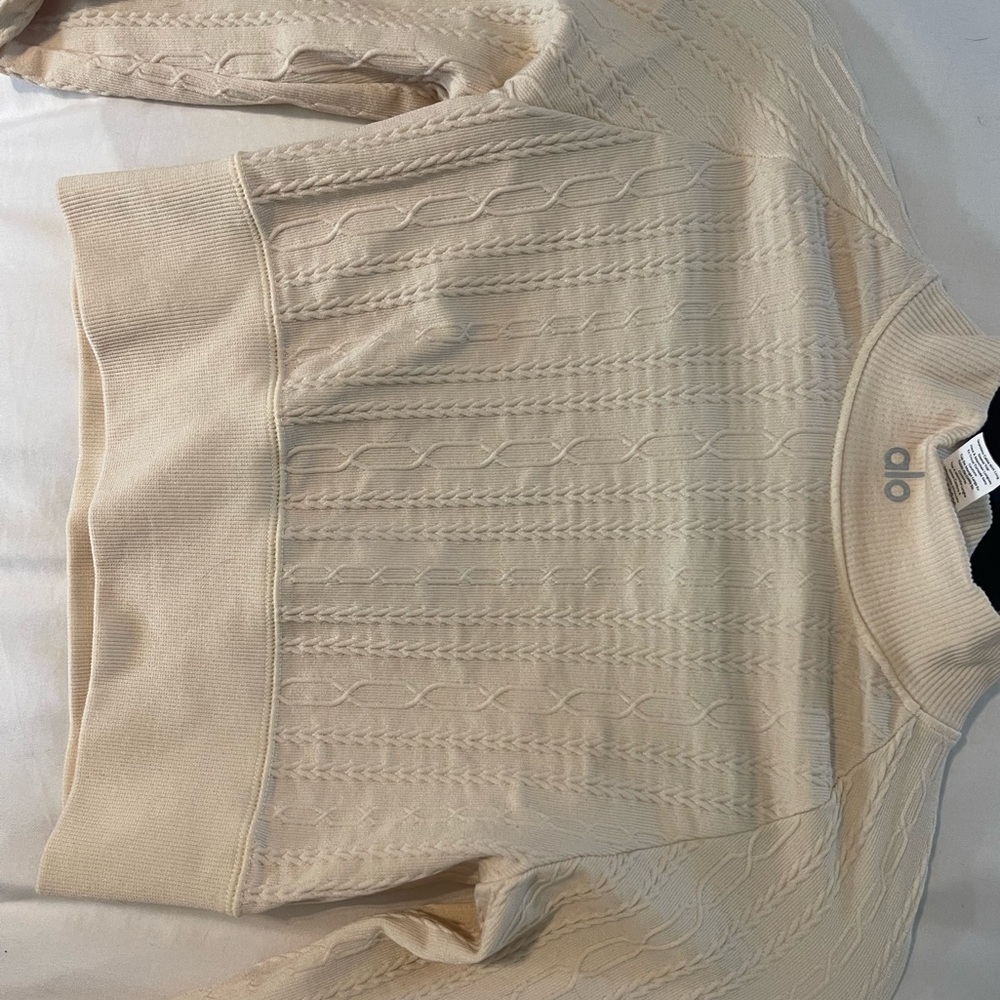 Seamless Cable Knit Long Sleeve Top